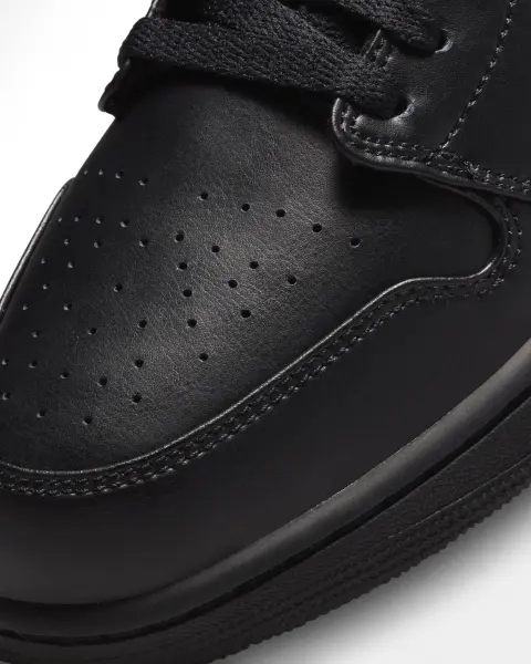 Кроссовки Nike AIR JORDAN 1 LOW черные 553558-093