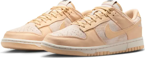 Кросівки жіночі Nike DUNK LOW персикові HJ5777-101