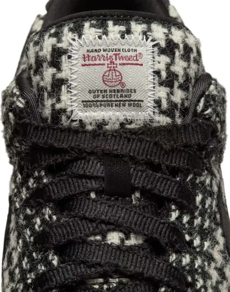 Кроссовки женские Nike DUNK LOW черно-белые HQ5036-901