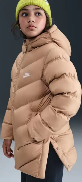 Куртка підліткова Nike SPORTSWEAR ALL DAY PLAY THERMA-FIT LOOSE-FIT MID-LENGTH бежева HJ2722-200