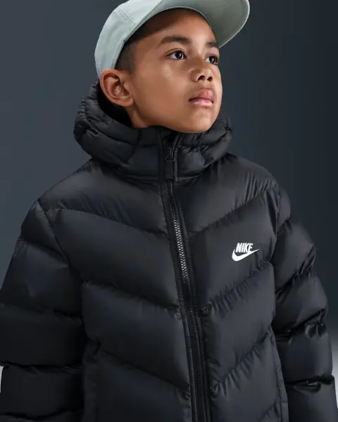 Куртка підліткова Nike SPORTSWEAR ALL DAY PLAY THERMA-FIT LOOSE-FIT чорна HQ4976-010