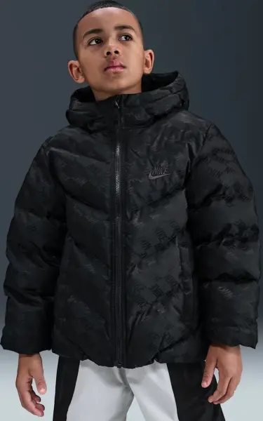 Куртка подростковая Nike SPORTSWEAR ALL DAY PLAY THERMA-FIT LOOSE-FIT черная HQ9374-010