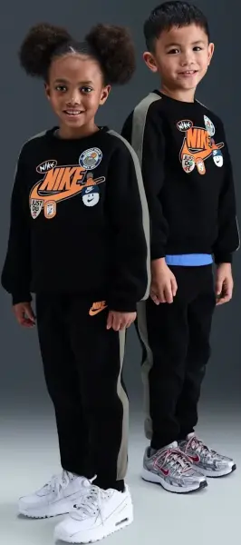 Спортивний костюм дитячий Nike SPORTSWEAR чорно-сірий 86N497-023