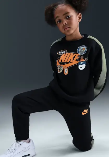 Спортивний костюм дитячий Nike SPORTSWEAR чорно-сірий 86N497-023