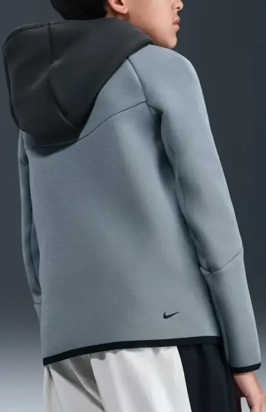 Спортивный костюм подростковый Nike SPORTSWEAR TECH FLEECE дымчато-серо-черный HV5867-060__HV5869-060