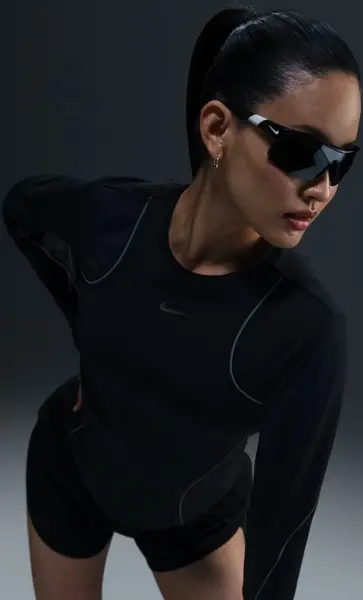 Лонгслів для бігу жіночий Nike RUNNING DIVISION чорний FV6418-010