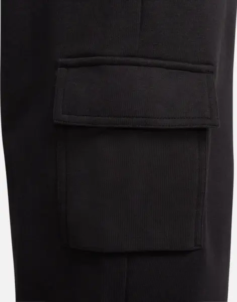 Спортивные штаны женские Nike SPORTSWEAR CLUB FLEECE MID-RISE OVERSIZED CARGO черные DQ5196-010