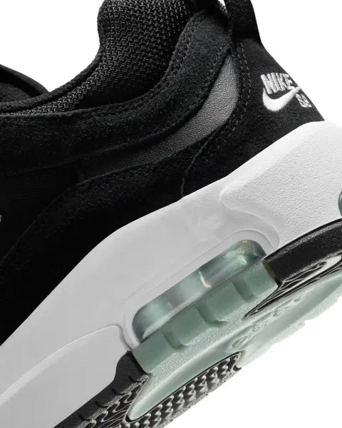 Кросівки Nike AIR MAX ISHOD чорно-білі FB2393-004
