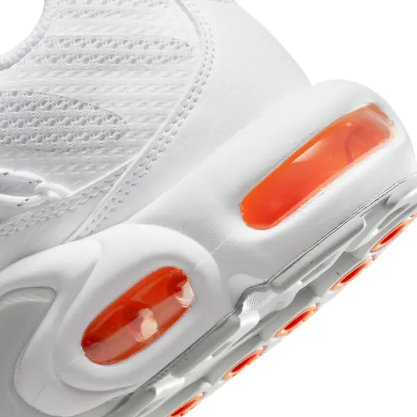 Кросівки Nike AIR MAX PLUS UTILITY біло-помаранчеві FJ4232-100