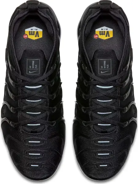 Кроссовки Nike AIR VAPORMAX PLUS черные 924453-004