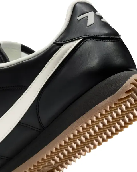 Кросівки Nike CORTEZ SE чорно-білі IM4843-010
