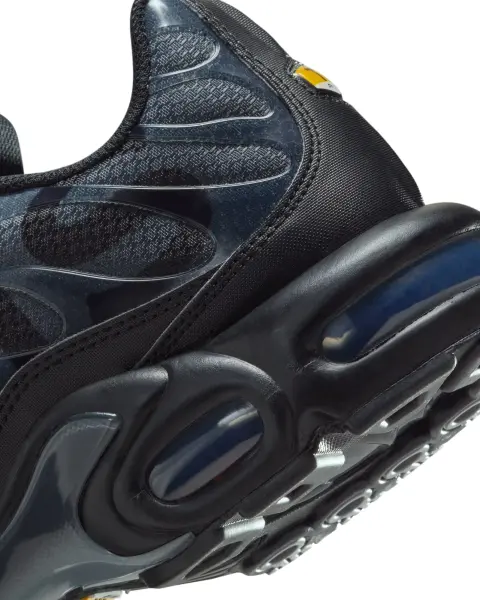 Кроссовки Nike PARIS SAINT-GERMAIN AIR MAX PLUS PREMIUM темно-серо-черные IB2253-001