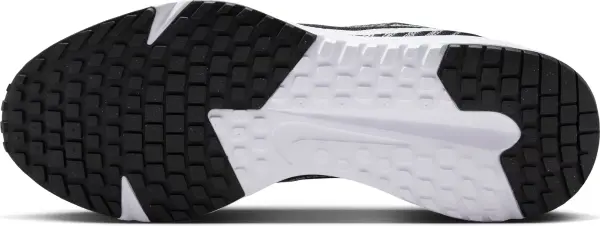 Кроссовки беговые Nike RUN DEFY черно-белые HM9594-004