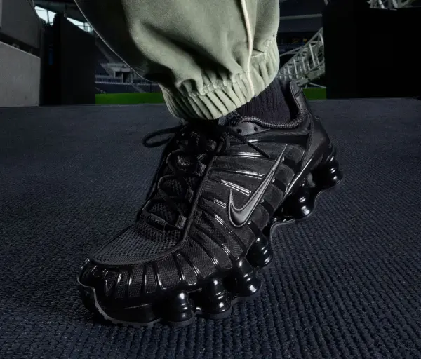 Кросівки жіночі Nike SHOX TL чорні AR3566-002