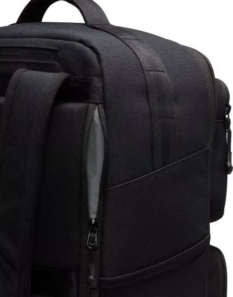 Рюкзак Nike UTILITY SPEED 27L черный FN4106-010