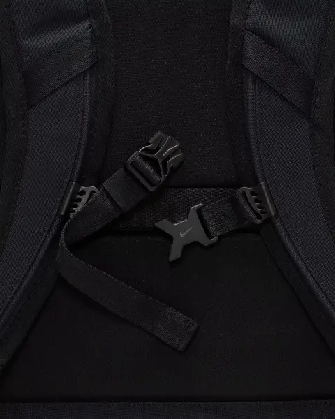 Рюкзак Nike UTILITY SPEED 27L черный FN4106-010