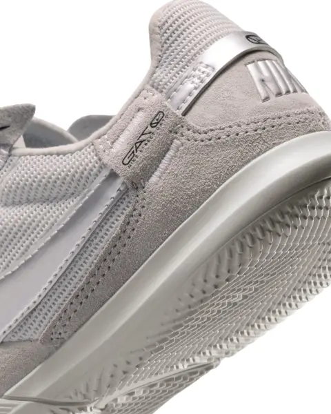 Футзалки (бампи) дитячі Nike STREETGATO сіро-срібні HM8757-001