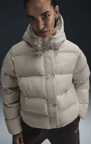 Куртка женская Nike SPORTSWEAR METRO PUFFER THERMA-FIT бежевая HF7898-104