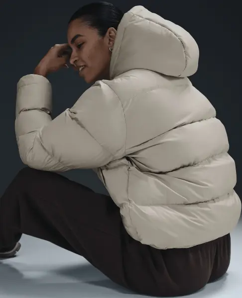 Куртка женская Nike SPORTSWEAR METRO PUFFER THERMA-FIT бежевая HF7898-104