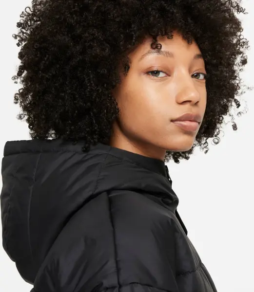 Куртка женская Nike SPORTSWEAR THERMA-FIT CLASSIC черная DJ6995-010