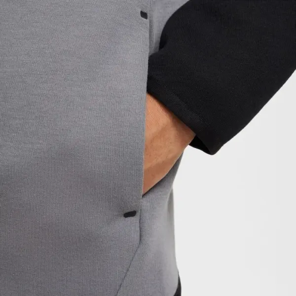 Толстовка підліткова Nike SPORTSWEAR TECH FLEECE сіро-чорна HV5867-084