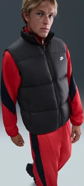 Жилетка Nike SPORTSWEAR CLUB THERMA-FIT черная IB2977-010