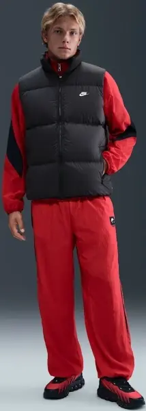 Жилетка Nike SPORTSWEAR CLUB THERMA-FIT черная IB2977-010