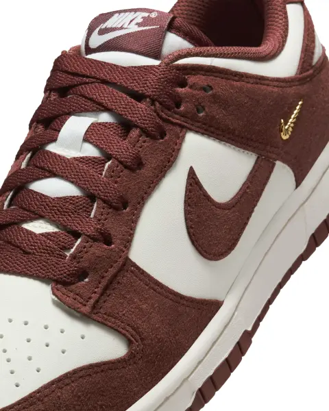 Кроссовки женские Nike DUNK LOW коричнево-белые IB4417-104