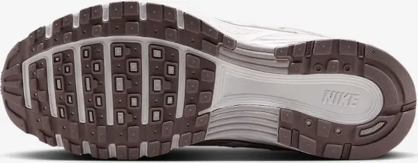 Кроссовки женские Nike P-6000 бежево-коричневые HV6353-001