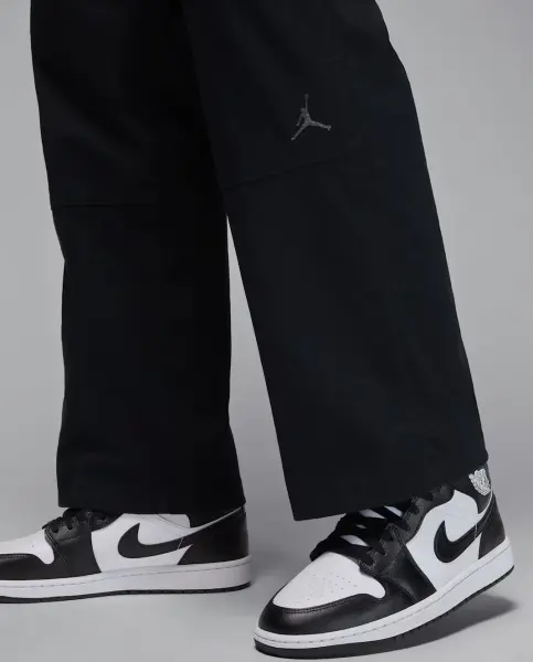 Спортивні штани Nike JORDAN ESSENTIALS WOVEN чорні HF9329-010