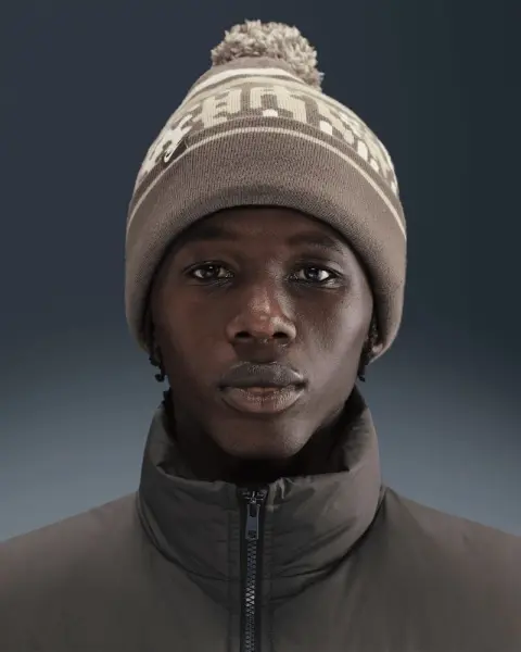 Шапка Nike PEAK BEANIE OUTDOOR коричнево-бежева HQ0355-289