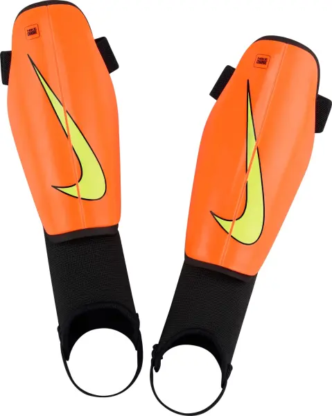 Щитки футбольні підліткові Nike CHARGE помаранчево-лимонно-чорні DX4610-830