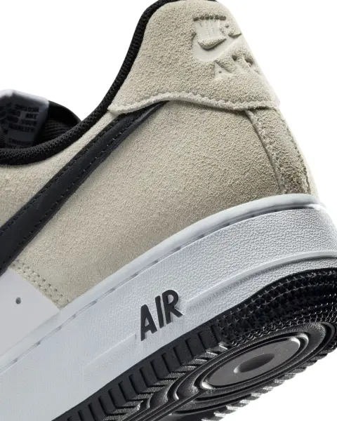 Кросівки Nike AIR FORCE 1 '07 LV8 бежево-біло-чорні IB6388-100