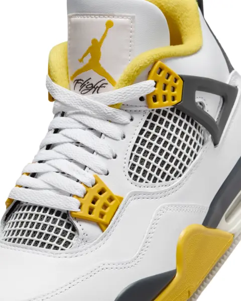Кроссовки женские Nike AIR JORDAN 4 RETRO бело-желто-черные AQ9129-101