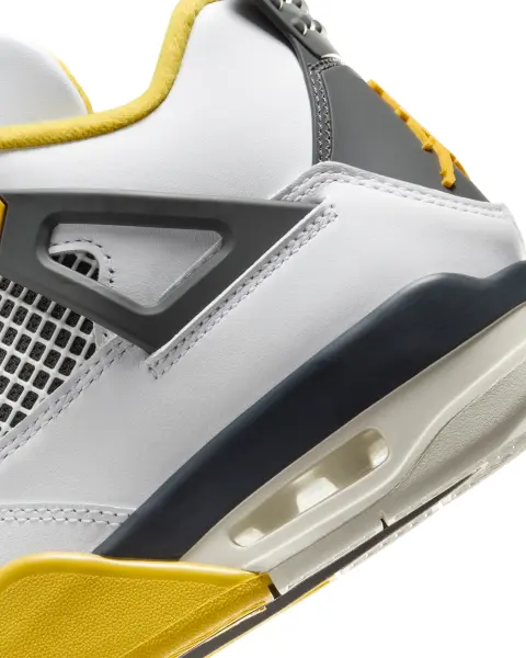 Кроссовки женские Nike AIR JORDAN 4 RETRO бело-желто-черные AQ9129-101