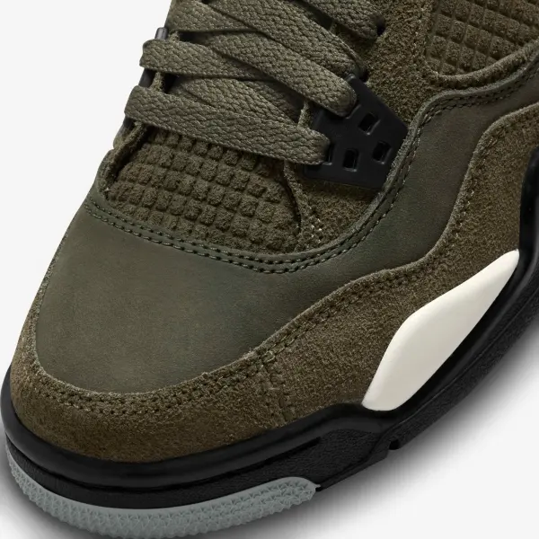 Кроссовки подростковые Nike AIR JORDAN 4 RETRO SE CRAFT (GS) оливково-черные FB9928-200