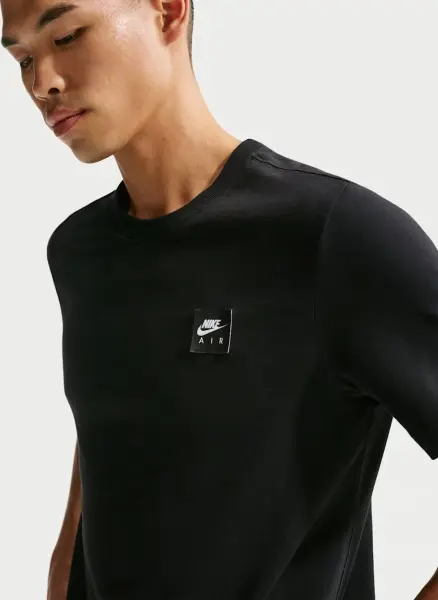 Футболка Nike SPORTSWEAR черная IO9514-010