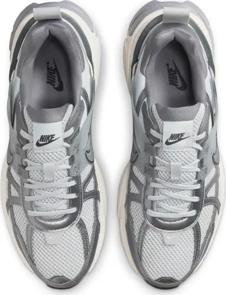 Кроссовки женские Nike V2K RUN серо-серебряные FD0736-003