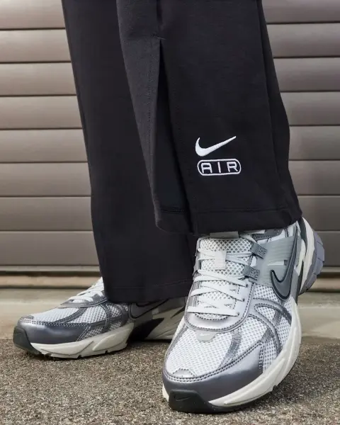 Кроссовки женские Nike V2K RUN серо-серебряные FD0736-003