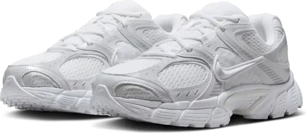 Кроссовки женские Nike V5 RNR белые HQ7901-101