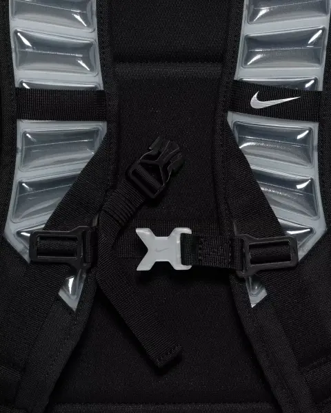 Рюкзак Nike VARSITY ELITE 32L черный HM9965-010