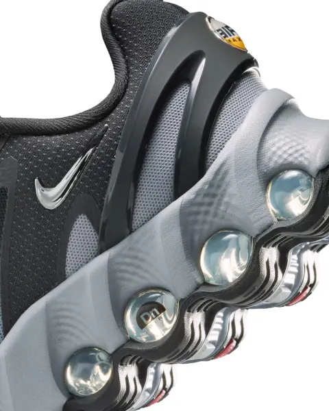Кросівки підліткові Nike AIR MAX DN8 (GS) чорно-темно-сірі HF7310-014