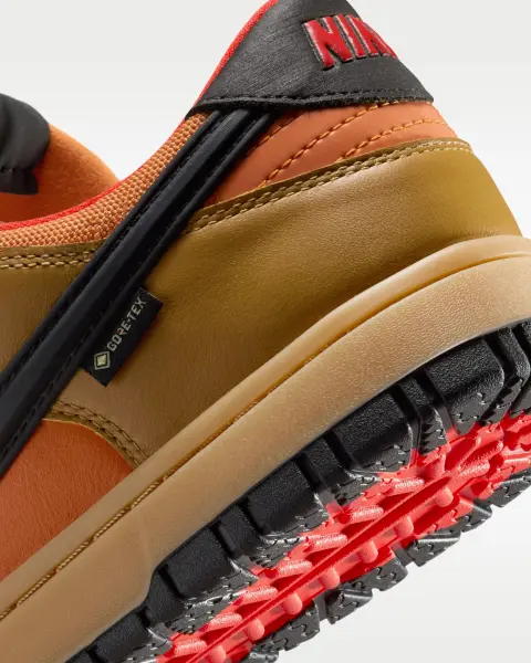 Кроссовки Nike DUNK LOW GORE-TEX коричнево-оранжево-черные HQ2053-700