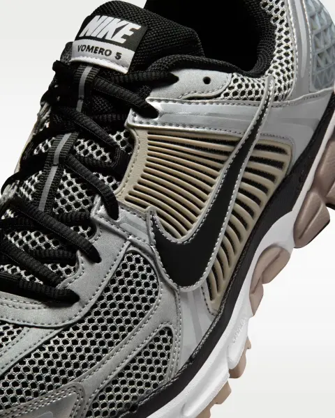 Кросівки Nike ZOOM VOMERO 5 срібно-коричневі FJ4151-007