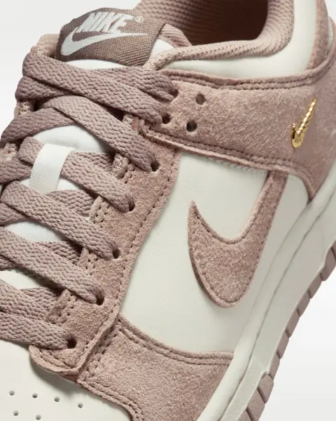 Кросівки жіночі Nike DUNK LOW світло-коричнево-білі IB4417-105