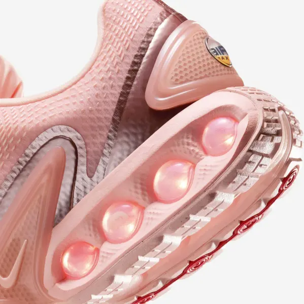Кроссовки женские Nike AIR MAX DN персиковые HV4861-601