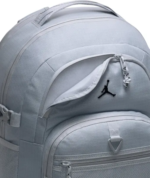 Рюкзак Nike JORDAN BLACKTOP 25L серый LM9047-G3A