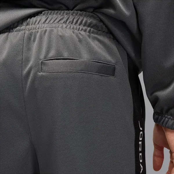Спортивний костюм Nike JORDAN ESSENTIALS TRACKSUIT сіро-чорний HF9339-034&HF9341-034