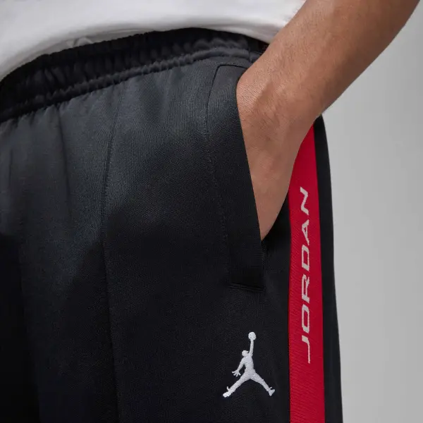 Спортивний костюм Nike JORDAN ESSENTIALS TRACKSUIT чорно-червоний HF9339-011&HF9341-011