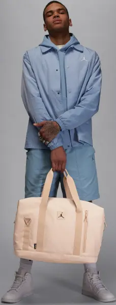 Сумка спортивная Nike JORDAN DUFFLE BAG 40L бежевая MA0900-XA3